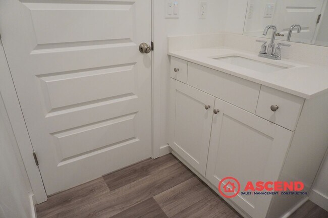 Building Photo - Spacious 4 Bed/2 Bath Brand New Build! in Bakersfield's Desirable 93311 Area — Solar, Garage & Fu...