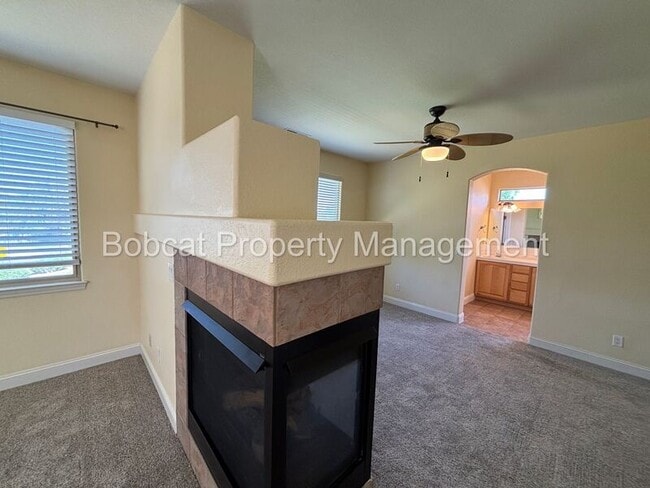 Building Photo - 1231 Flintwood Dr