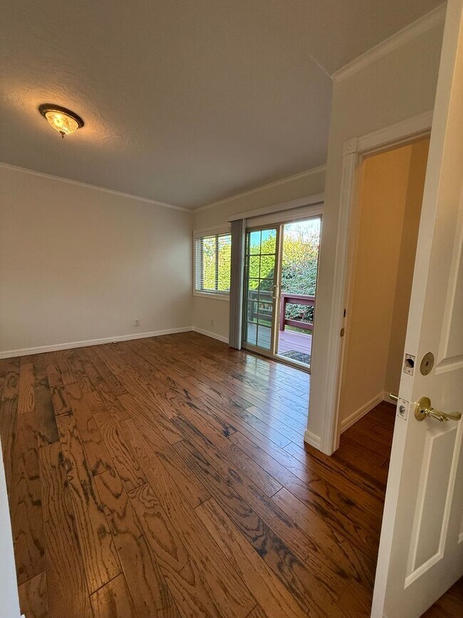 Building Photo - San Pedro 4 bedroom, 3 Bath Home with yard and Deck! Available NOW!