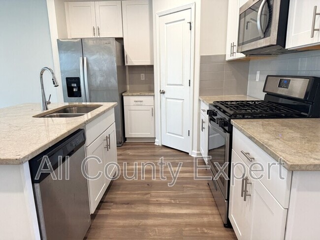 Building Photo - 5190 Glade Park Dr