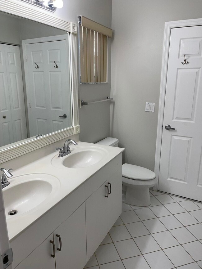 Building Photo - 20886 Avenel Run