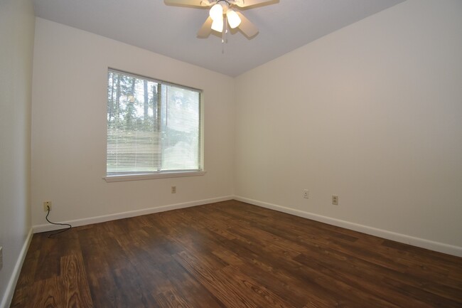 Building Photo - Saratoga Street Duplex