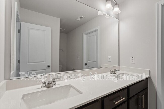 Building Photo - 328 Hemley Trl