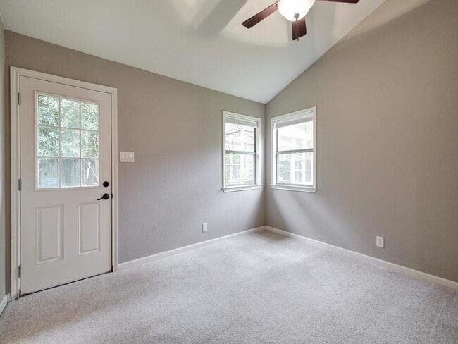 Building Photo - 2905 Perry Ln
