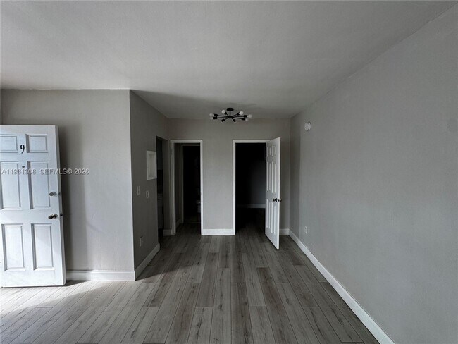 Building Photo - 500 13th St