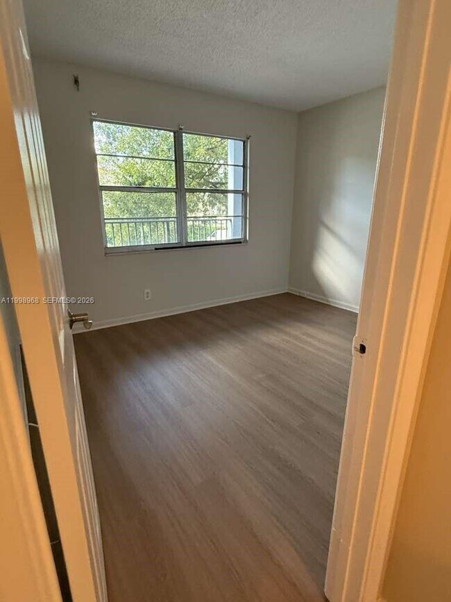 Building Photo - 1401 SW 128th Terrace