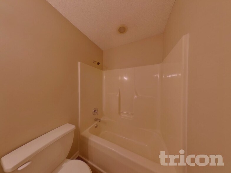 Building Photo - 100 Flagstar Ct