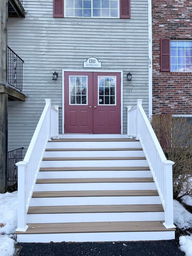 Building Photo - 1311 Hanover St