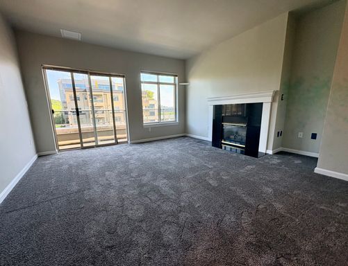 Building Photo - Top-Floor 2BR with Lake Union Views + Garage Parking + W/S/G/internet are included!