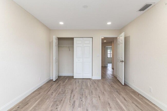 Building Photo - 10879 Handel Pl