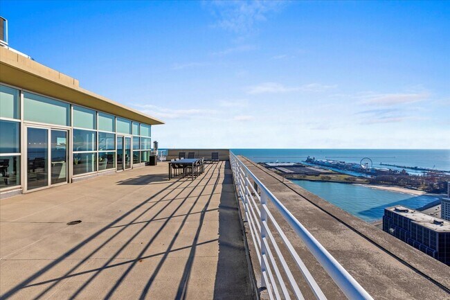 Building Photo - 250 E Pearson St