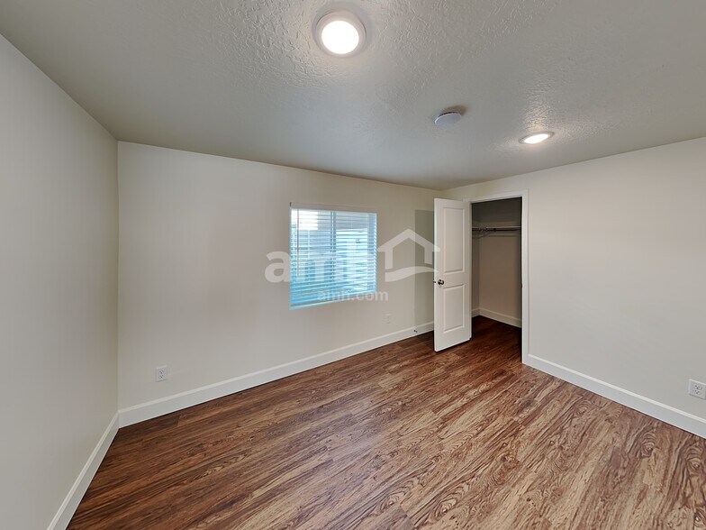 Building Photo - 6062 W Arranmore Dr