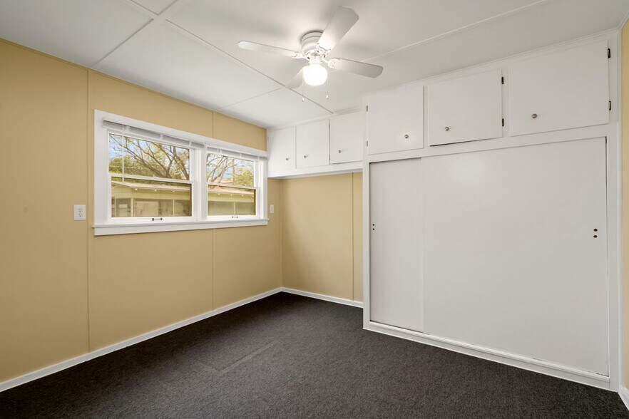 Building Photo - 505 E Olive Ave