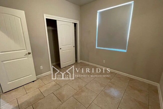 Building Photo - 3298 Tradewinds Ave