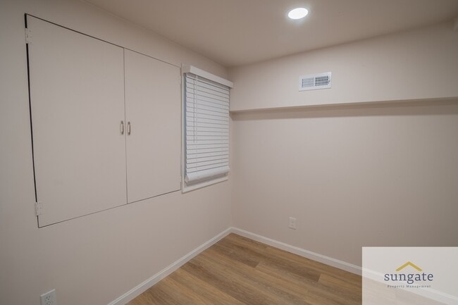 Building Photo - 1911 Eastern Ave