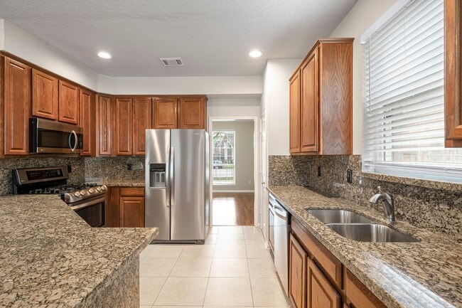 Building Photo - 1505 Hickory Ct