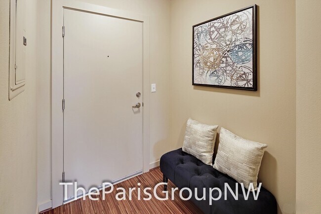 Building Photo - Fabulous Capitol Hill Condo w/View & Tons of Amenities!