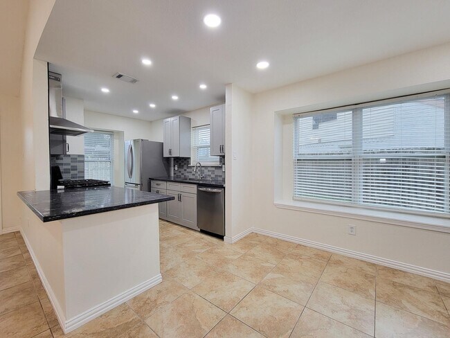 Building Photo - 10010 Sagecanyon Dr