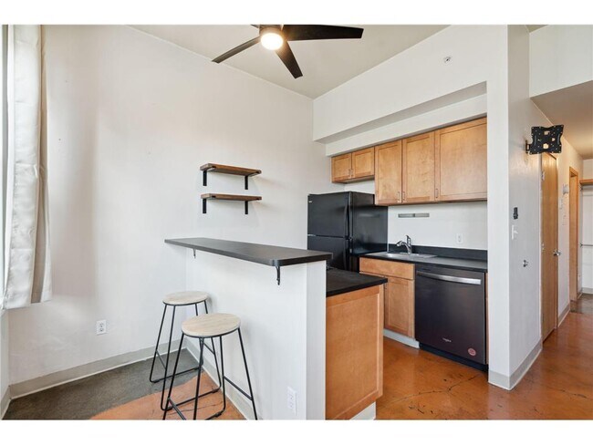 Building Photo - 488 Wabasha St N