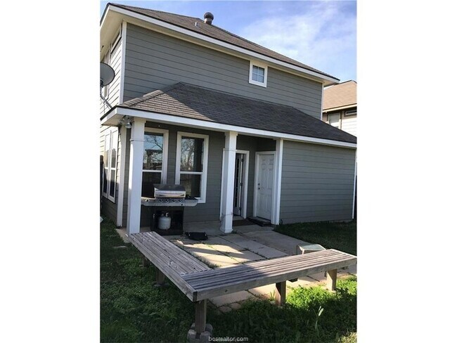 Building Photo - 2931 McLaren Dr
