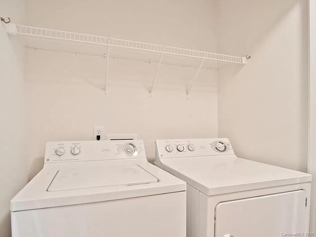 Building Photo - 660 Penn St