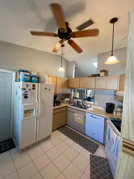 Building Photo - 2462 Briar Oak Cir