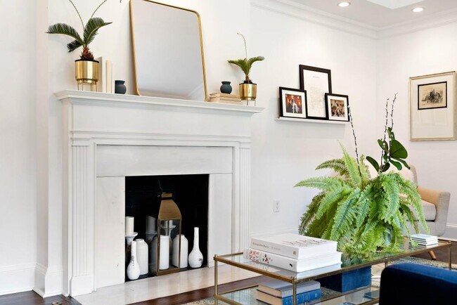 Building Photo - 1737 Barnesdale Way NE