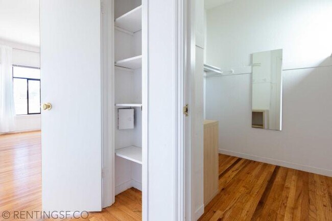 Building Photo - bedroom in San Francisco CA 94123