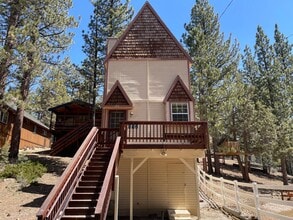 Building Photo - Beautiful 2 Bedroom 2 Bathroom in Big Bear City with Large Backyard