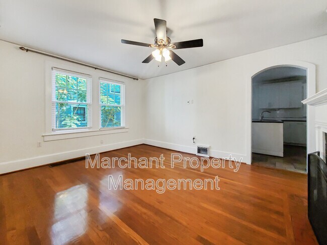Building Photo - 111 W Hillcrest Dr