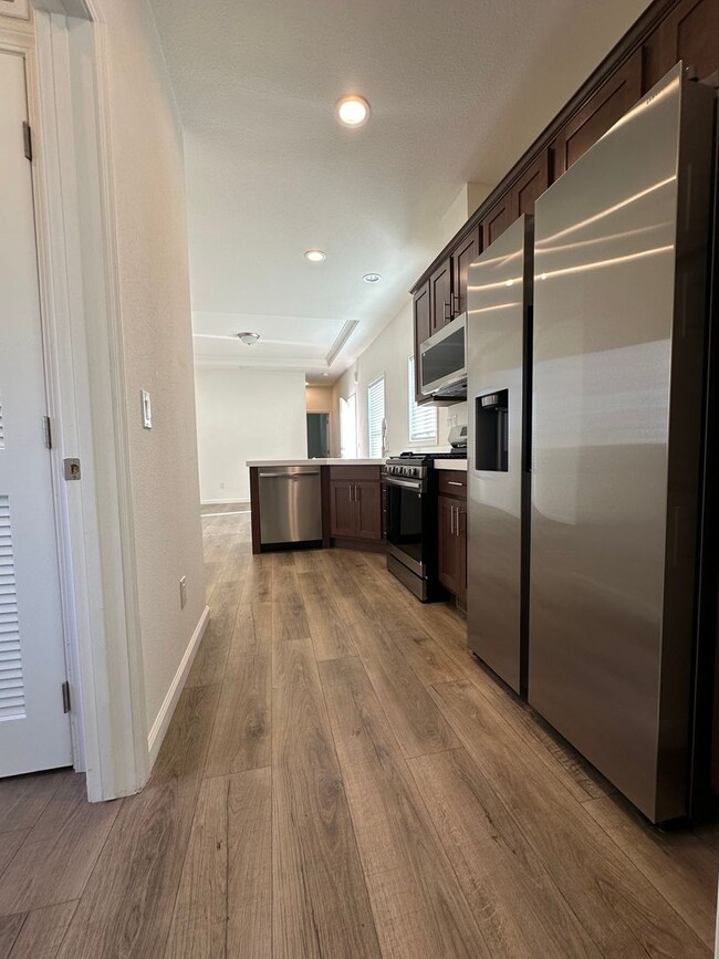 Building Photo - Rare horse property with huge workshop and dog kennels. Ready for move in