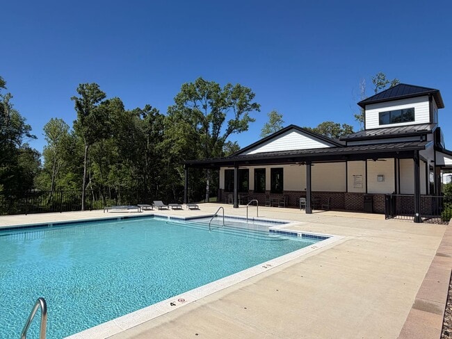 Building Photo - 32 Allure Dr