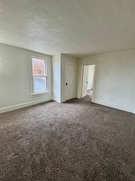 Building Photo - 2325 McKinley Ave