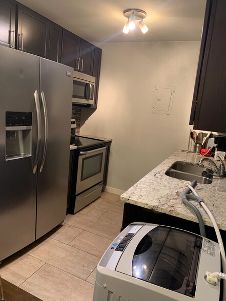 Building Photo - 10211 Ura Ln