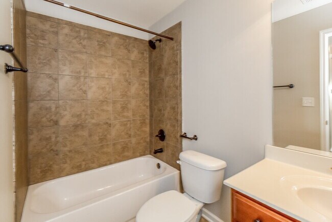 Building Photo - 6404 Rue de Paris Ln