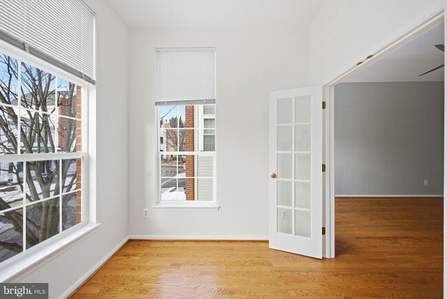 Building Photo - 10793 Symphony Way