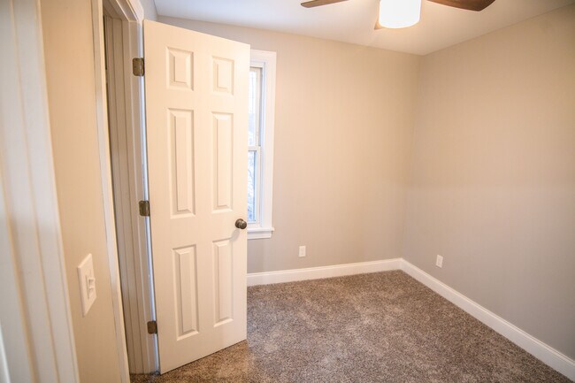 Building Photo - 453 Abbott Rd