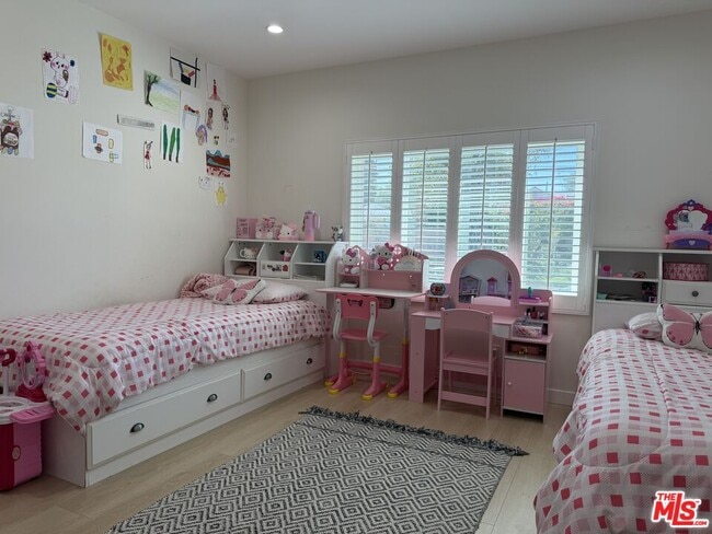 Building Photo - 8561 Kyle St