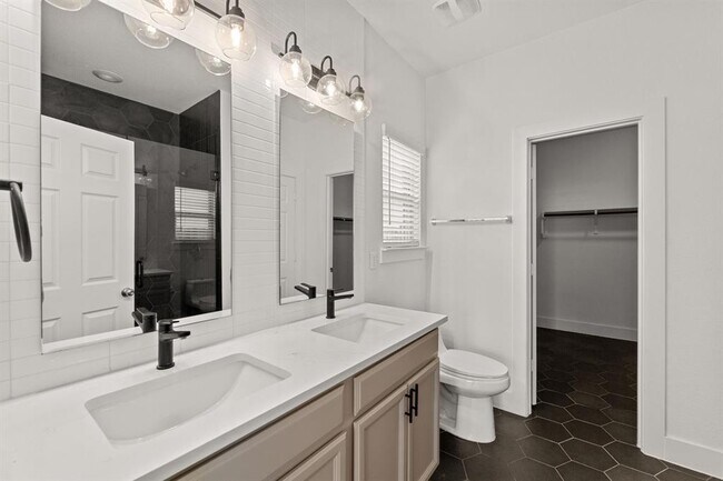 Building Photo - 322 Bonnet Blvd