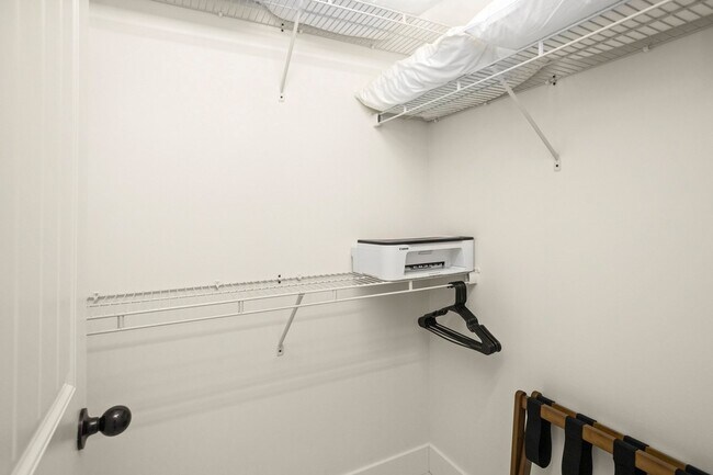 Building Photo - 221 Waldron View Dr