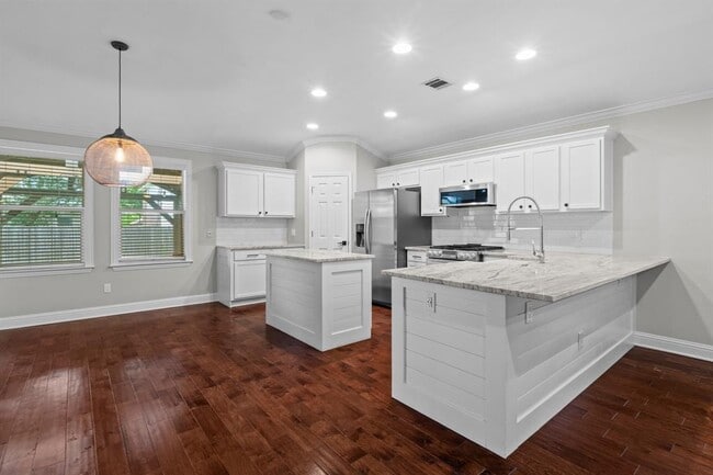 Building Photo - 309 Creek Ridge Ln