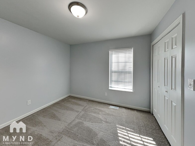 Building Photo - 76 Hale Haven Dr