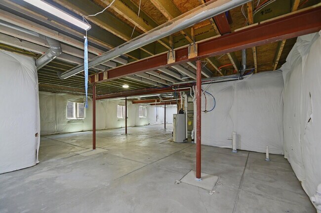 Building Photo - $4,340.95, 5 Beds - 3.5 Bath, Single Family Home in Broomfield with Pool Access!
