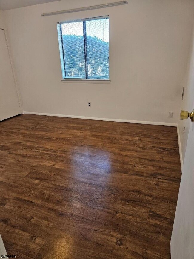 Building Photo - 20 Delar Pkwy