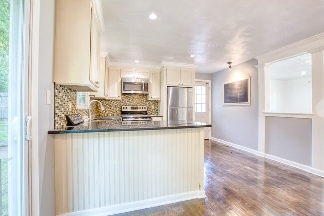 Building Photo - Beautiful 3 Bedroom Single family Home for Rent in Quiet Neighborhood