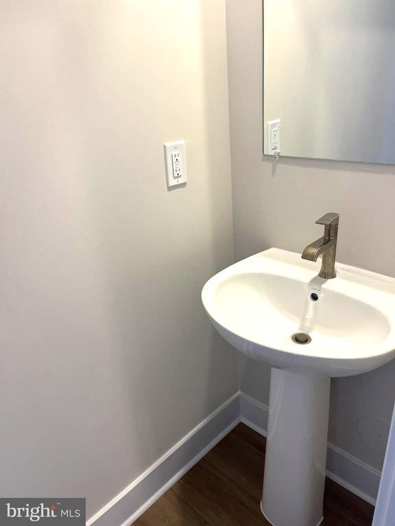 Building Photo - 7618 Johnnycake Rd