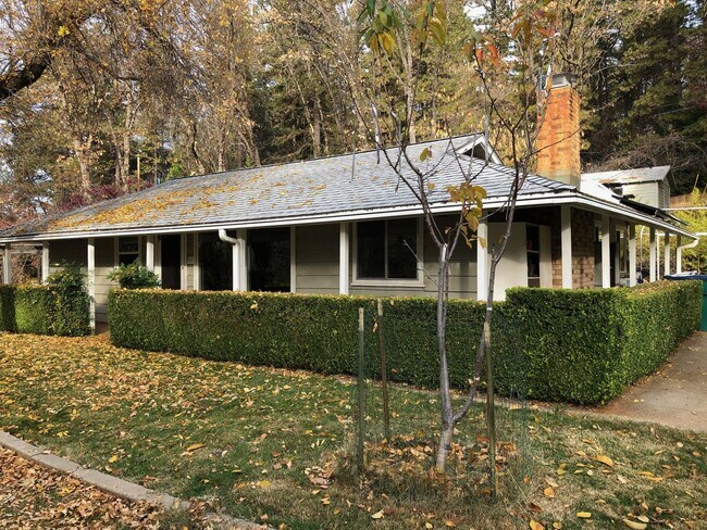 Building Photo - 2 Bedroom cottage,  quiet rural setting