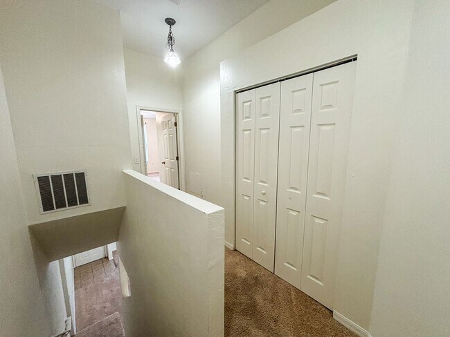 Building Photo - 3510 SW 30th Way