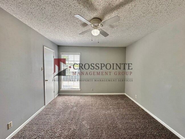 Building Photo - Coming Soon! 2 bed 2 bath Apartment in South Tyler!