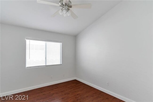 Building Photo - Fresh & Clean Single-Story Home in Gated C...